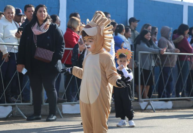 Desfile cívico do aniversário de 317 anos de Bom Jesus dos Perdões.