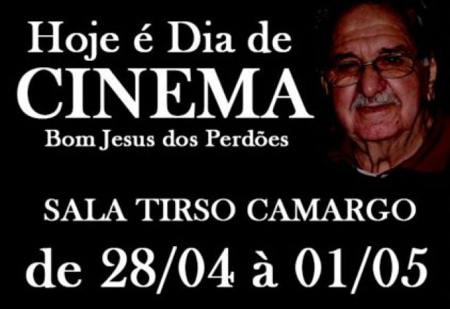 DIA DE CINEMA NA PRAÇA DE EVENTOS