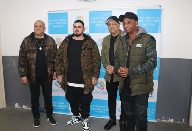 Katinguelê na área!