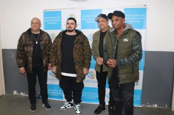 Katinguelê na área!